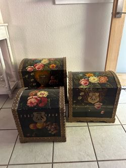 Vintage Floral Wooden Chest set