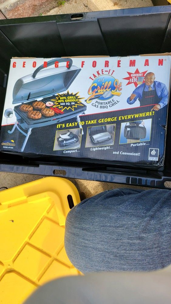 George Foreman GP160A Outdoor Portable Propane Grill w/ Carry Case