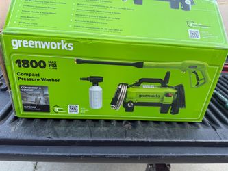Greenworks 1800-PSI 1.2-GPM Cold Water Electric Pressure washer with 2 Spray Tips