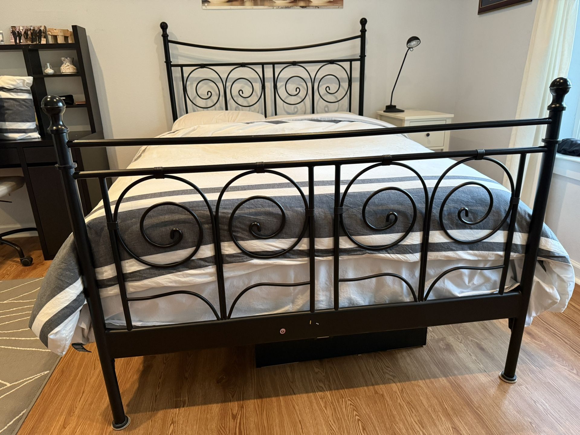 Metal Bed Frame (Full)