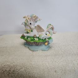 MEADOWLAND  DREAMS- Unicorn Figure Collection