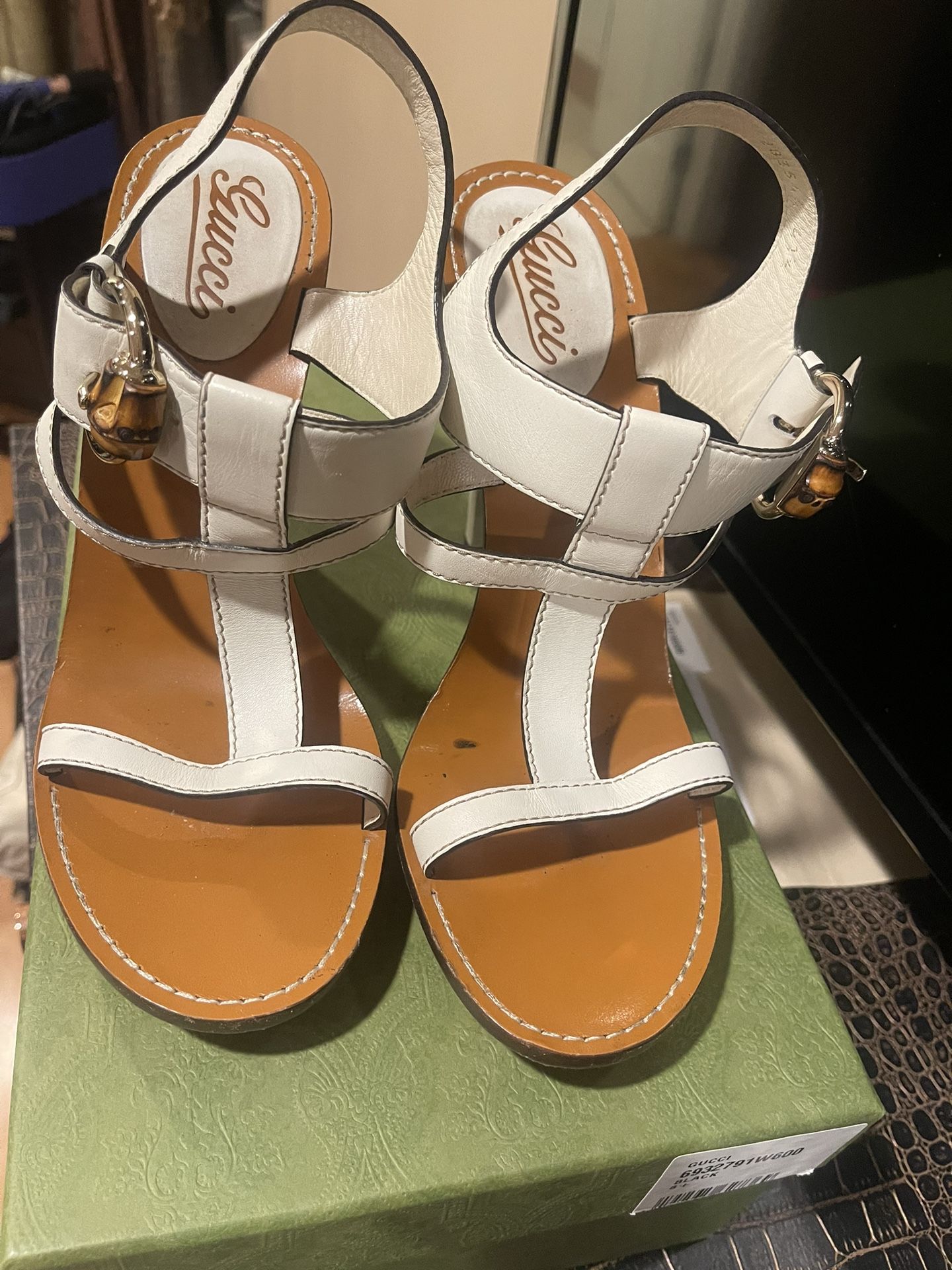 Authentic Gucci Logo Leather Sandals