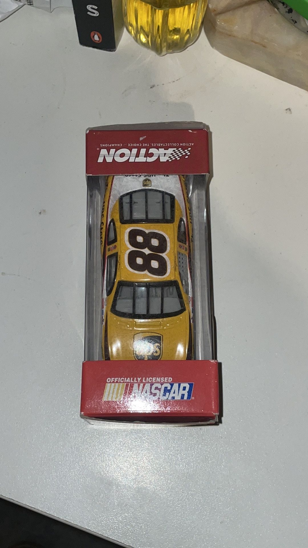 Dale Jarrett 88 UPS/The UPS Store LIMITED ED 2003 Taurus 1:43 Diecast Racing Car