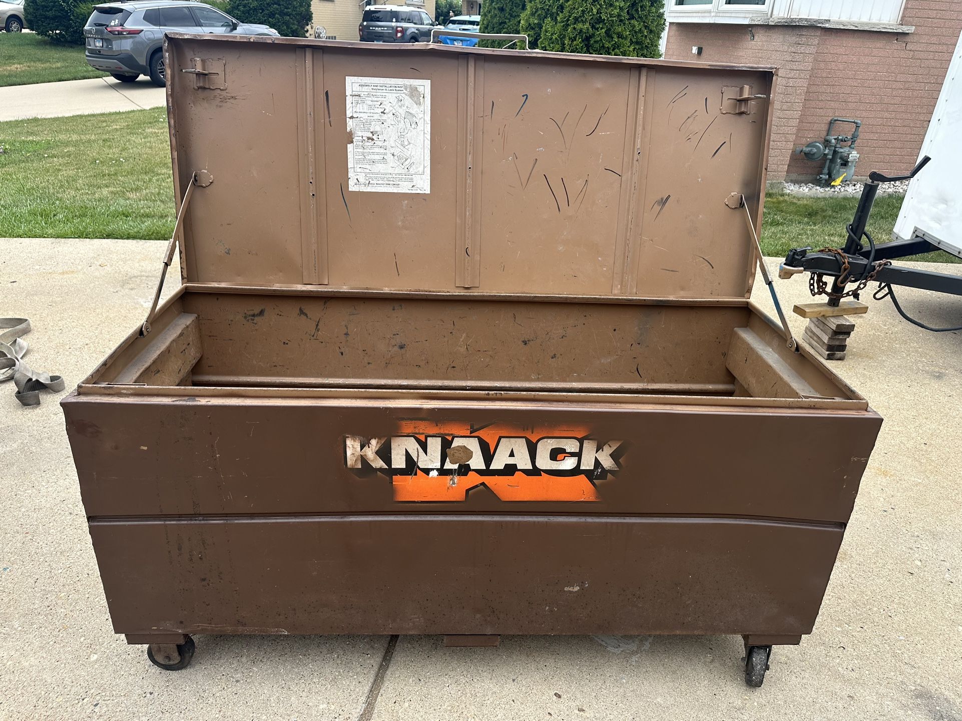 KNAACK Jobmaster Toolbox, Tan, 16 Cu. Ft., 48in.W x 24in.D x 28.25in
