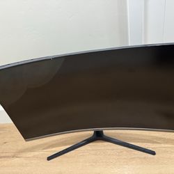 Samsung 32” Monitor Cracked Screen with Stands - screen has discoloration in the left corner but still works!