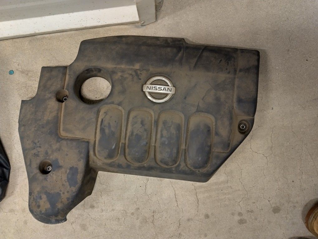 2011 Nissan Altima Engine Cover