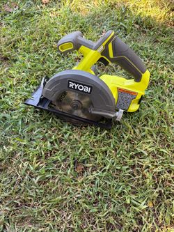 Circular saw 5 1/2” Ryobi tool only