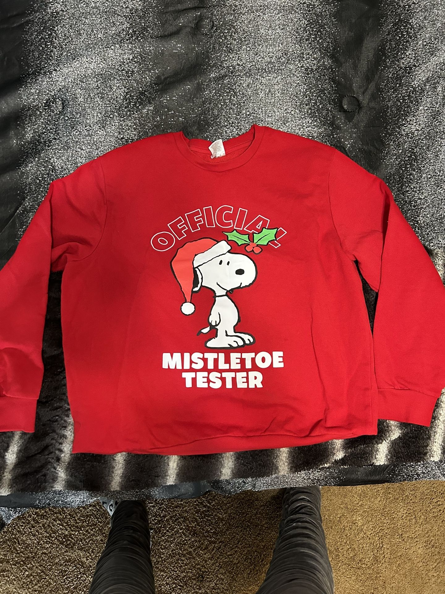 Peanuts Sweatshirt “Mistletoe Tester”