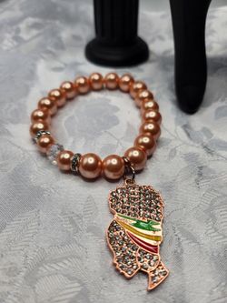 Beaded bracelet coral color
