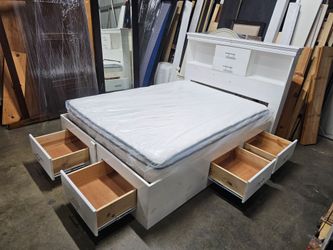 Quenn White Captain's Bed with Storage Drawers and Bookcase Headboard