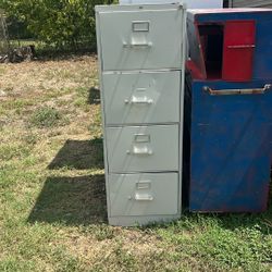 4 Drawer filing cabinet