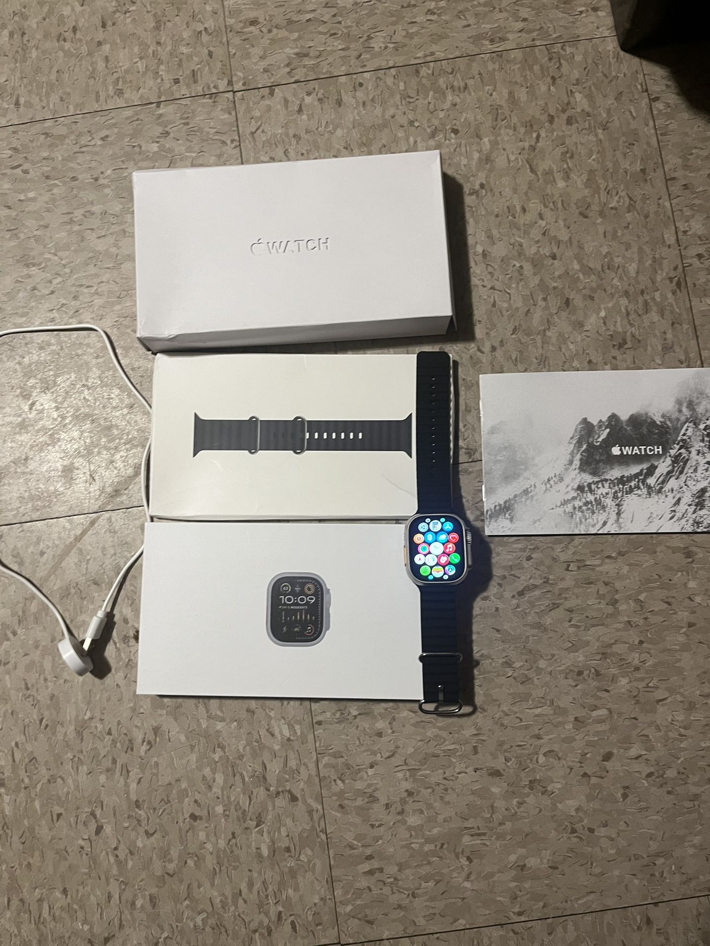 Sliver Apple Watch Ultra 2