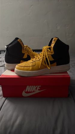 Black/Yellow Nike Air Force 1 high tops Men’s Size US10