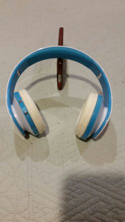 Foldable bluetooth headphones with mic.