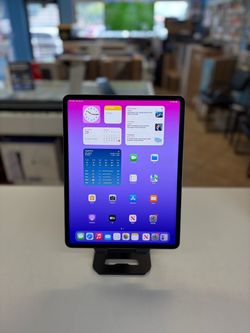 iPad Pro 12.9inch M2 chip 256GB Excellent Condition iOS 18.7.1