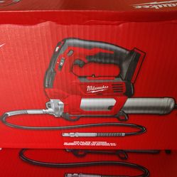 Milwaukee M18 grease gun