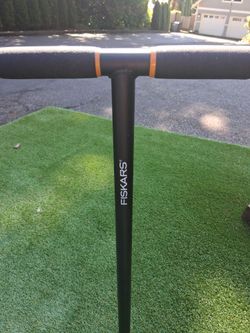 Heavy duty lawn garden aerator