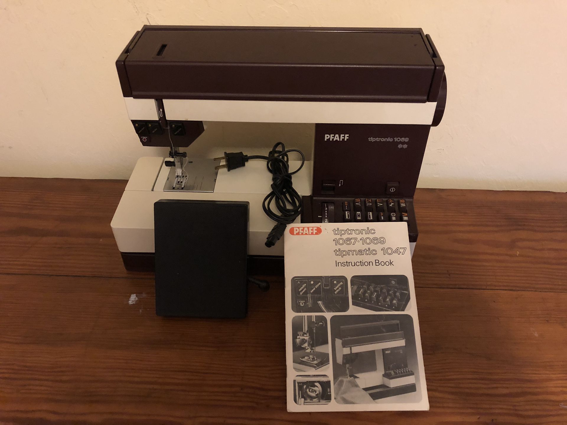 Pfaff 1069 Tiptronic Sewing Machine