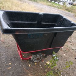 Rubbermaid Tilt Cart 