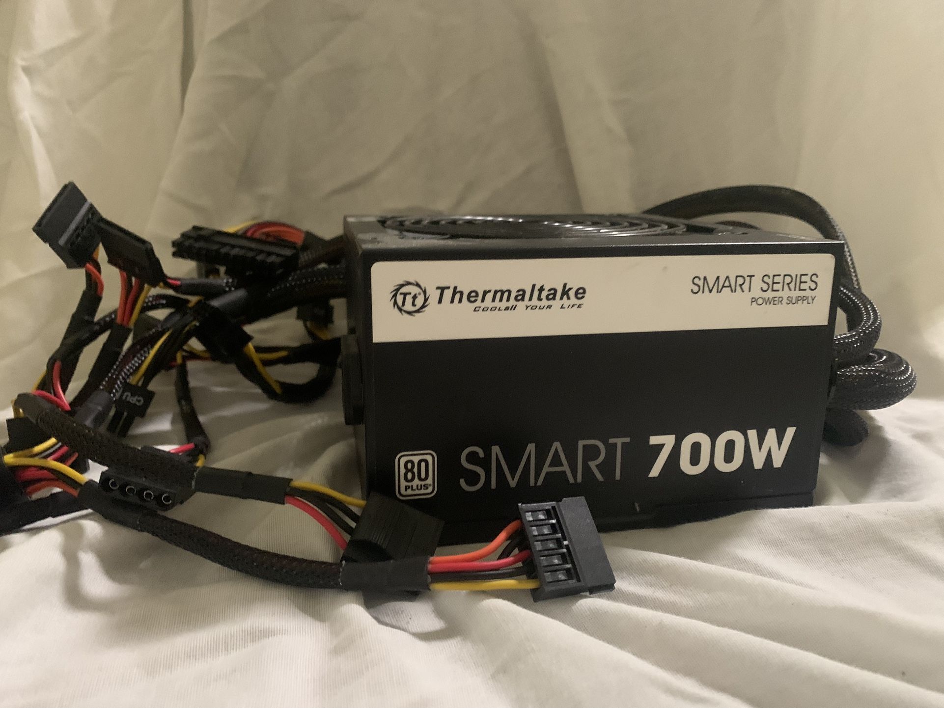 Thermaltake SMART SERIES 700W Power Supply