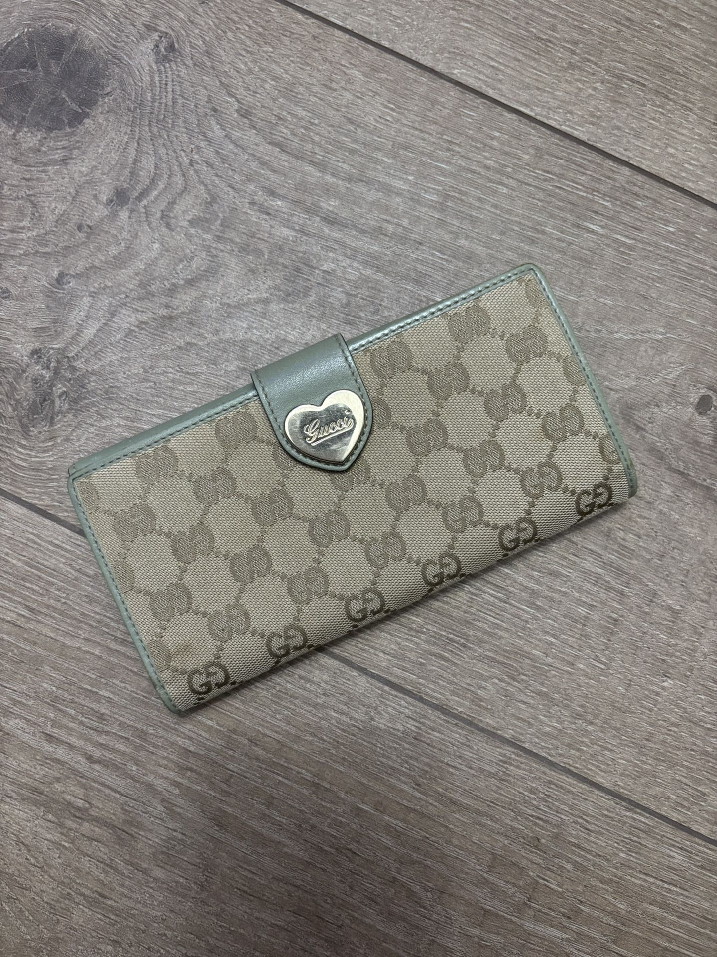 Gucci Lovely Heart Wallet 