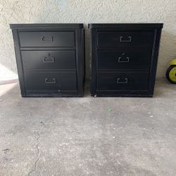 Hooker Furniture Nightstand/ End Table / File Cabinet 