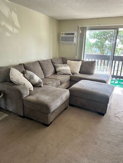Ashley Furniture Creswell Sectional