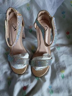 Bedazzle high heels size 5.5