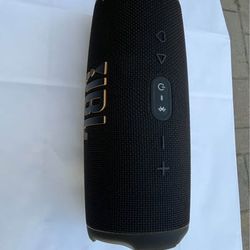 JBL Charge 5 Bluetooth Speaker – Very Good Condition