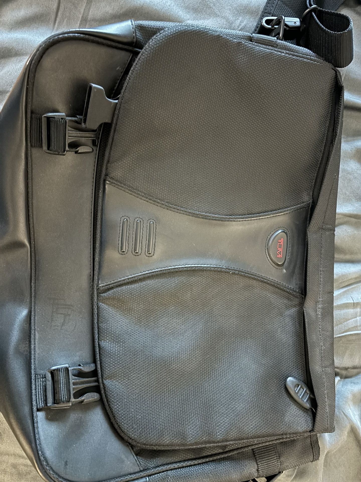 Tumi Messenger Bag 