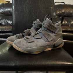 Nike LeBron 9 Soldier Size 10.5