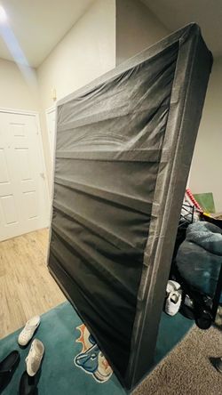Queen/King Bed Frame w/ Queen Box Spring