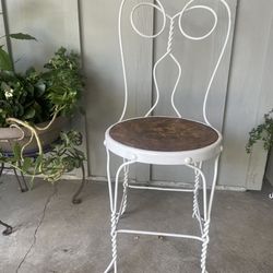 Vintage White Metal Ice Cream Parlor Chair 