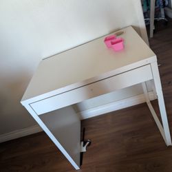 Small white Desk