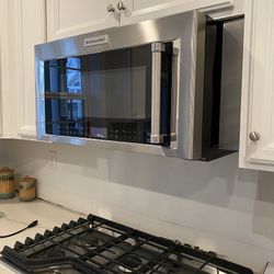 Kitchen Aid 30 Inch Microwave Convection Above Range Hood. 