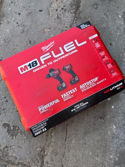 Milwaukee M18 FUEL 18V Lithium-Ion Brushless Cordless Hammer Drill & Impact Driver Combo Kit w/  2 Batteries  $289 New