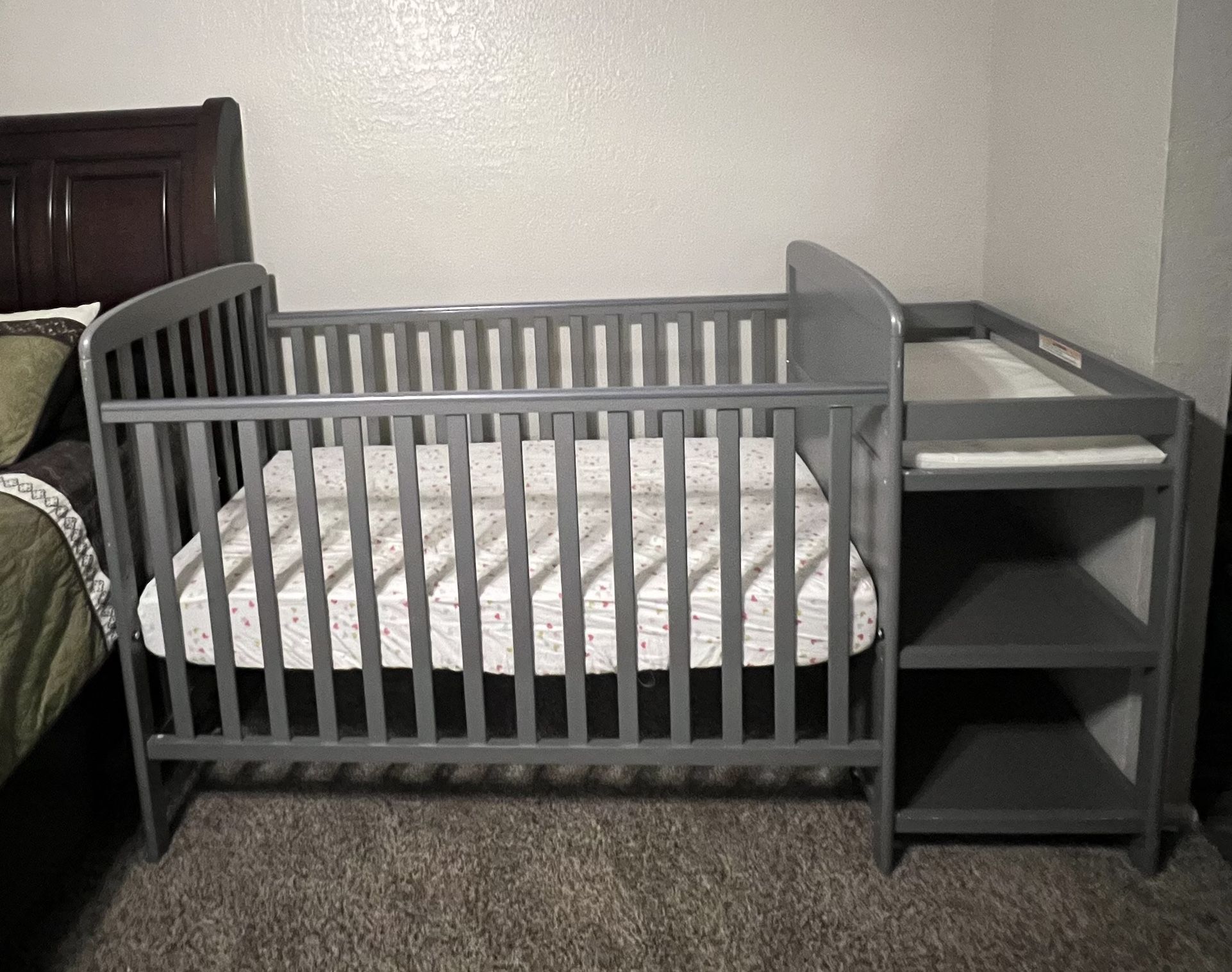 Full Size Crib & Changing Table, Mattress Included 