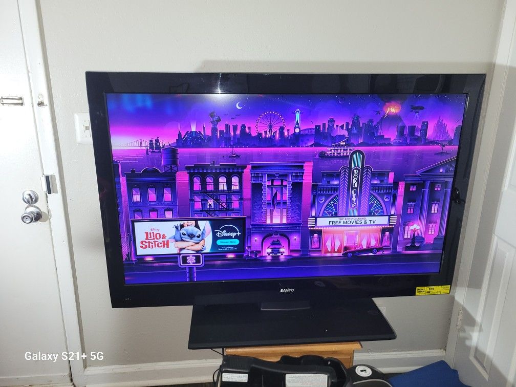 Tv Sanyo And Roku Tv