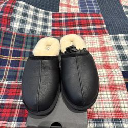 Ugg Men’s Classical Leather Scuff Slippers 