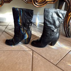 Women’s Boots. 9 1/2 M. Gently Worn.   Must Pick Up.  No Holds 