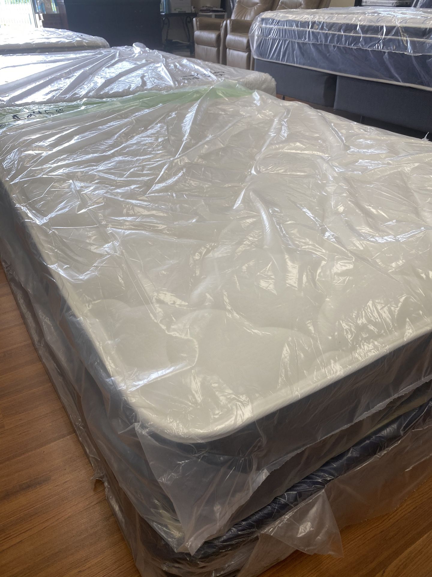 FULL SIZE MATTRESS SET