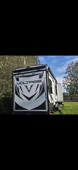 2017  Voltage Toy Hauler 5th wheel
