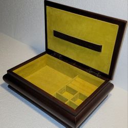 Vintage Soft Padded Leather Top 11×7.5×3.25 Wooden Jewelry Box. Yellow Velvet Lining 