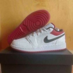 Nike Air Jordan 1 Low GS White Gym Red Black Size 6.5Y/8 Womens Brand New