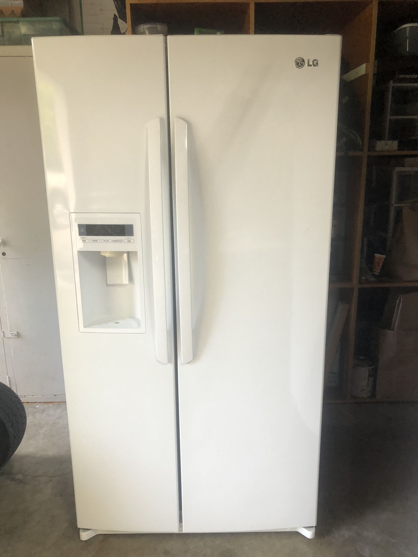 Refrigerator