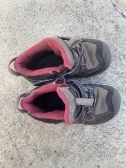 kids hiking boots size10