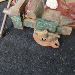 Vintage Anvil Bench Vise