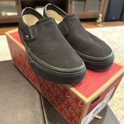 Black Vans Classic Slip-Ons Size 4.5 GS/6 W