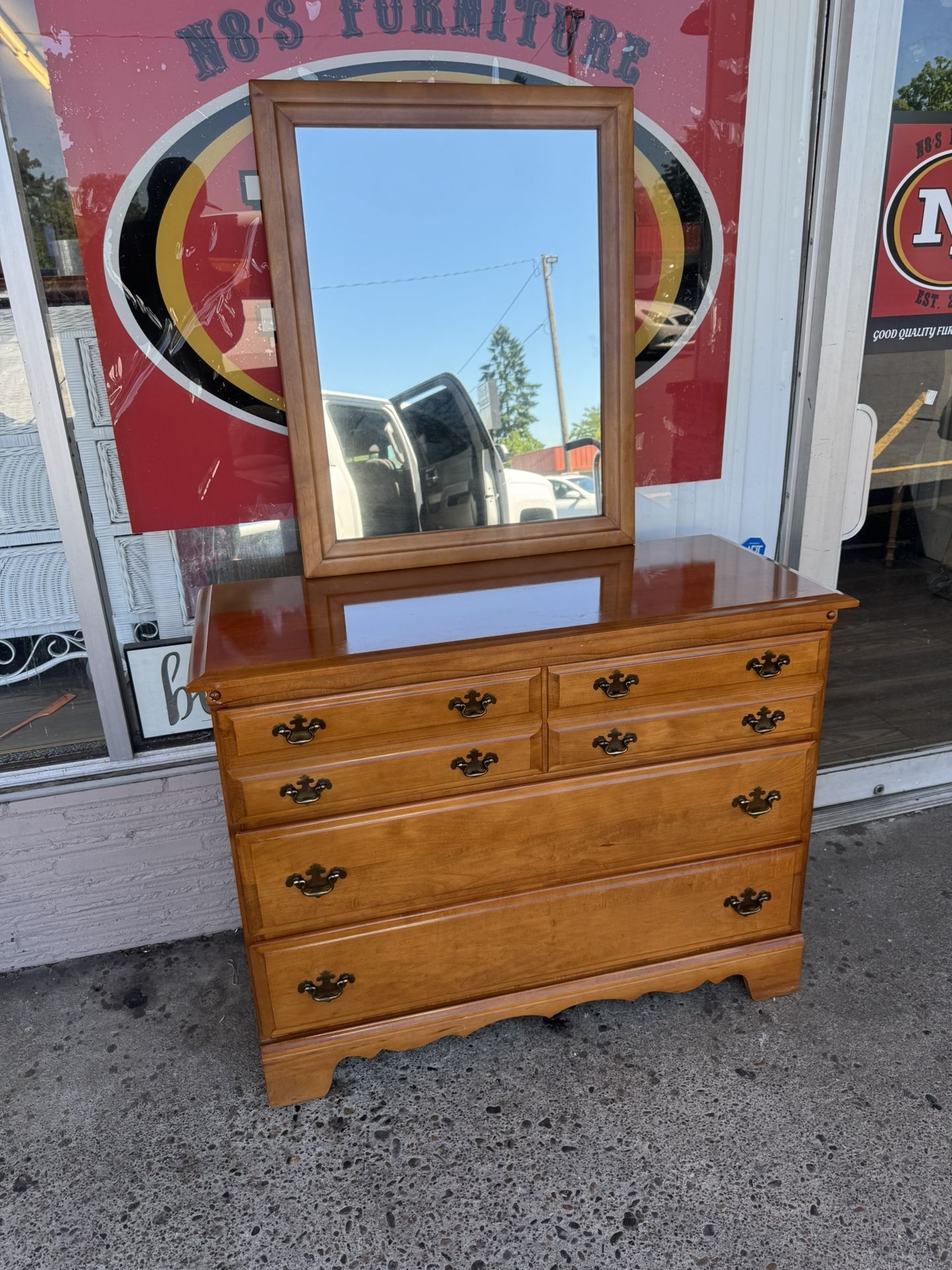 2-Piece Dresser & Hanging Mirror Set – Solid Wood | Dovetail Drawers | Classic Style