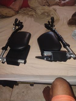 Foot rest with leg pads